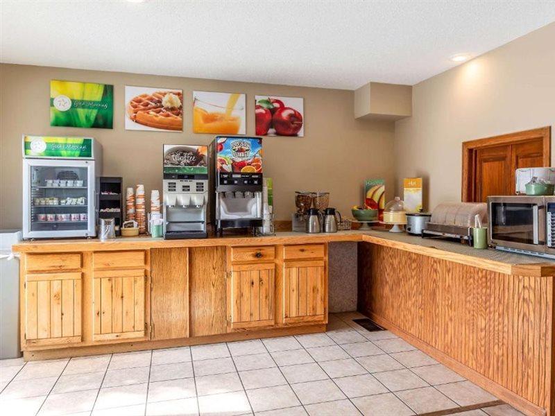 Quality Inn Lakefront Saint Ignace Exterior photo