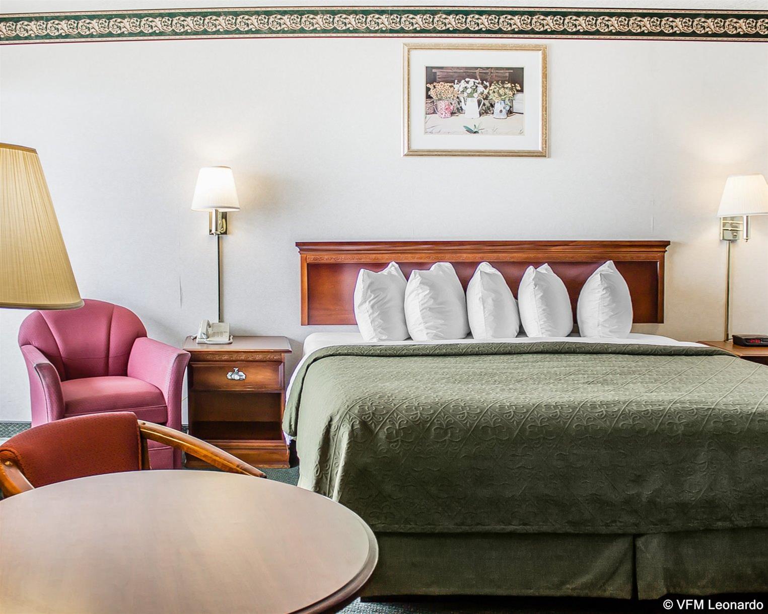 Quality Inn Lakefront Saint Ignace Exterior photo