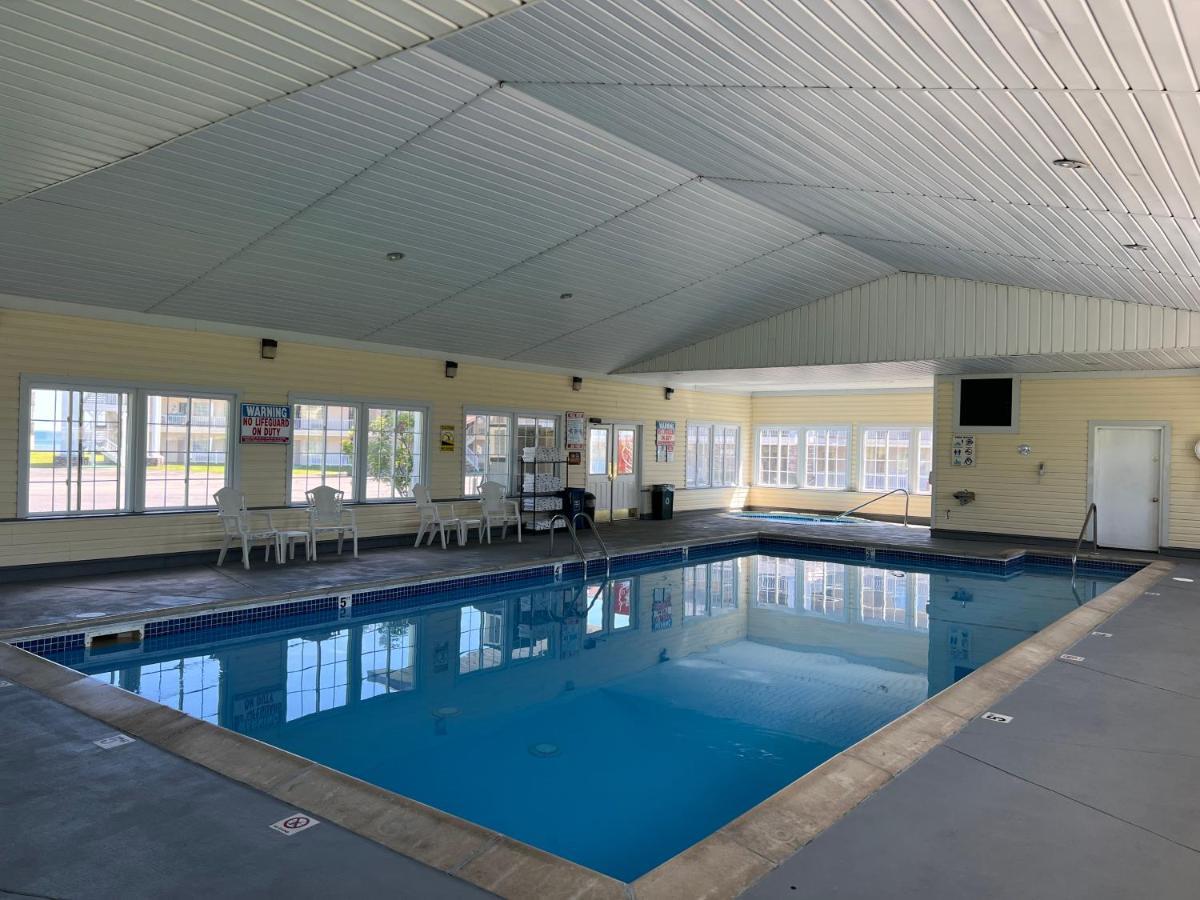 Quality Inn Lakefront Saint Ignace Exterior photo