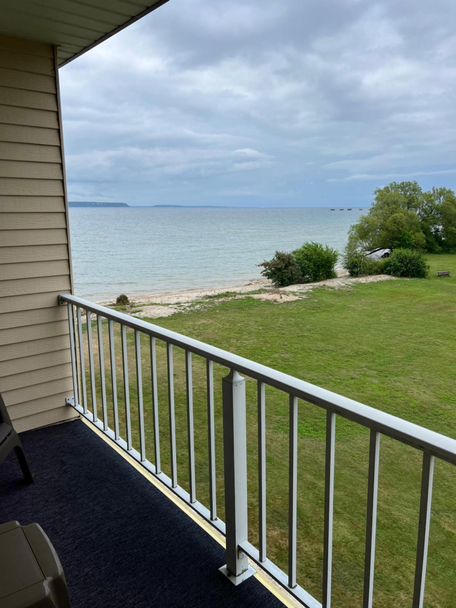 Quality Inn Lakefront Saint Ignace Exterior photo