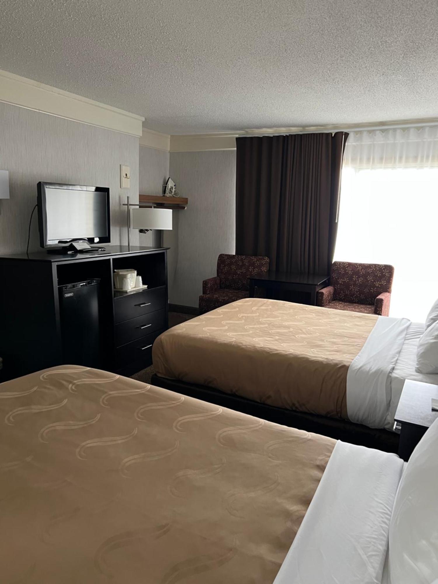 Quality Inn Lakefront Saint Ignace Exterior photo