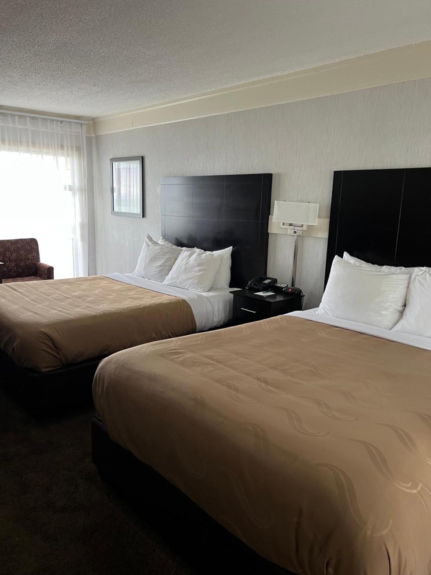 Quality Inn Lakefront Saint Ignace Exterior photo