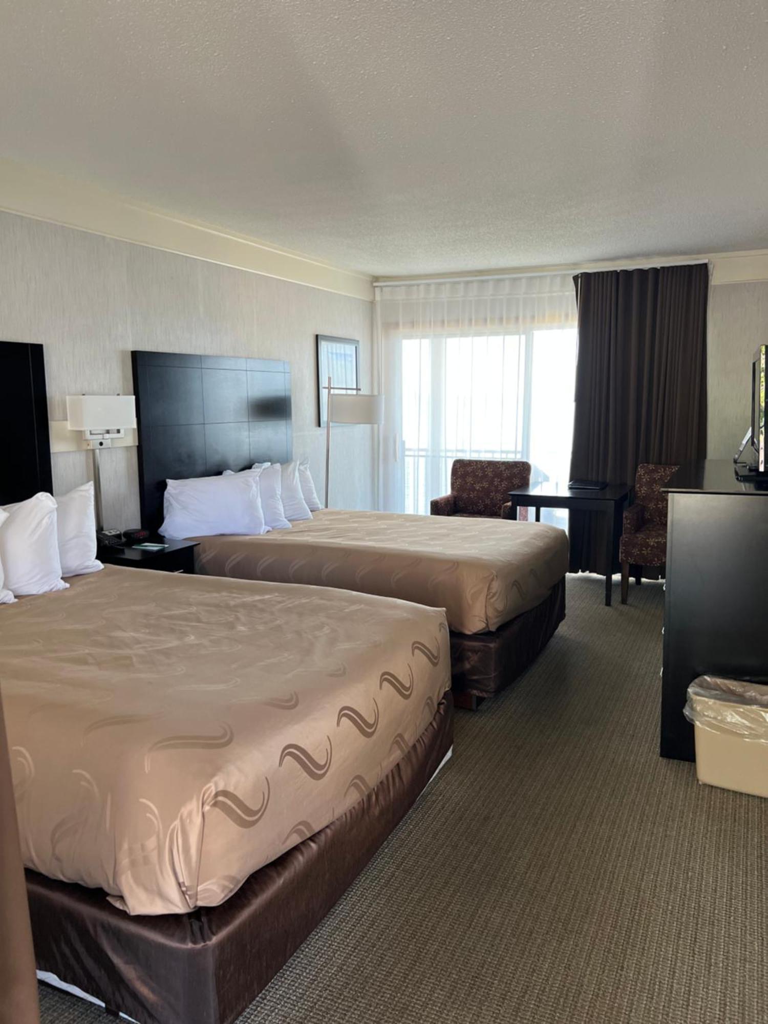 Quality Inn Lakefront Saint Ignace Exterior photo