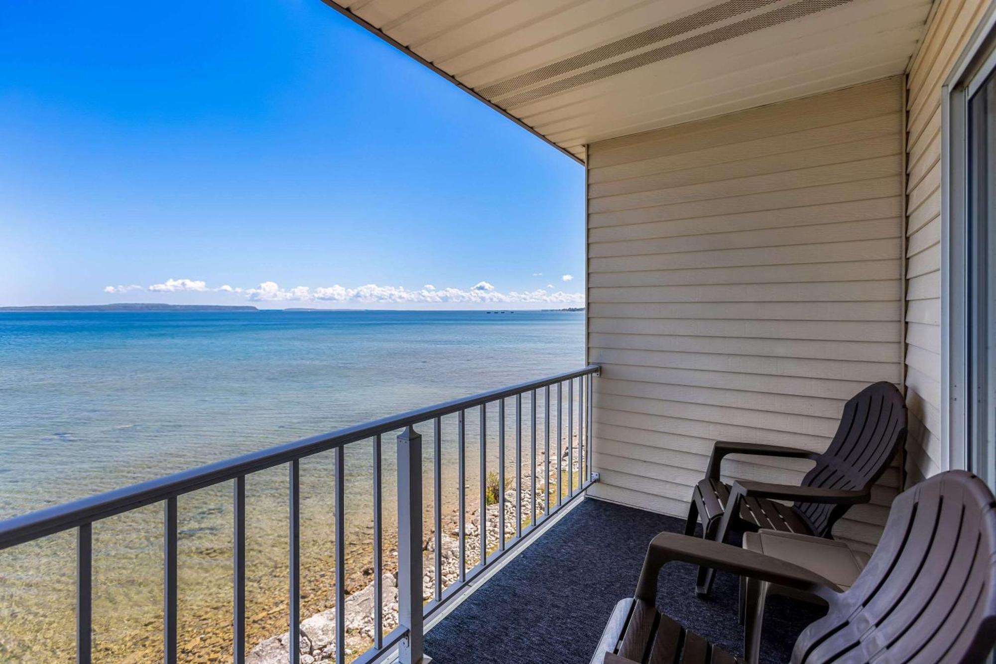 Quality Inn Lakefront Saint Ignace Exterior photo