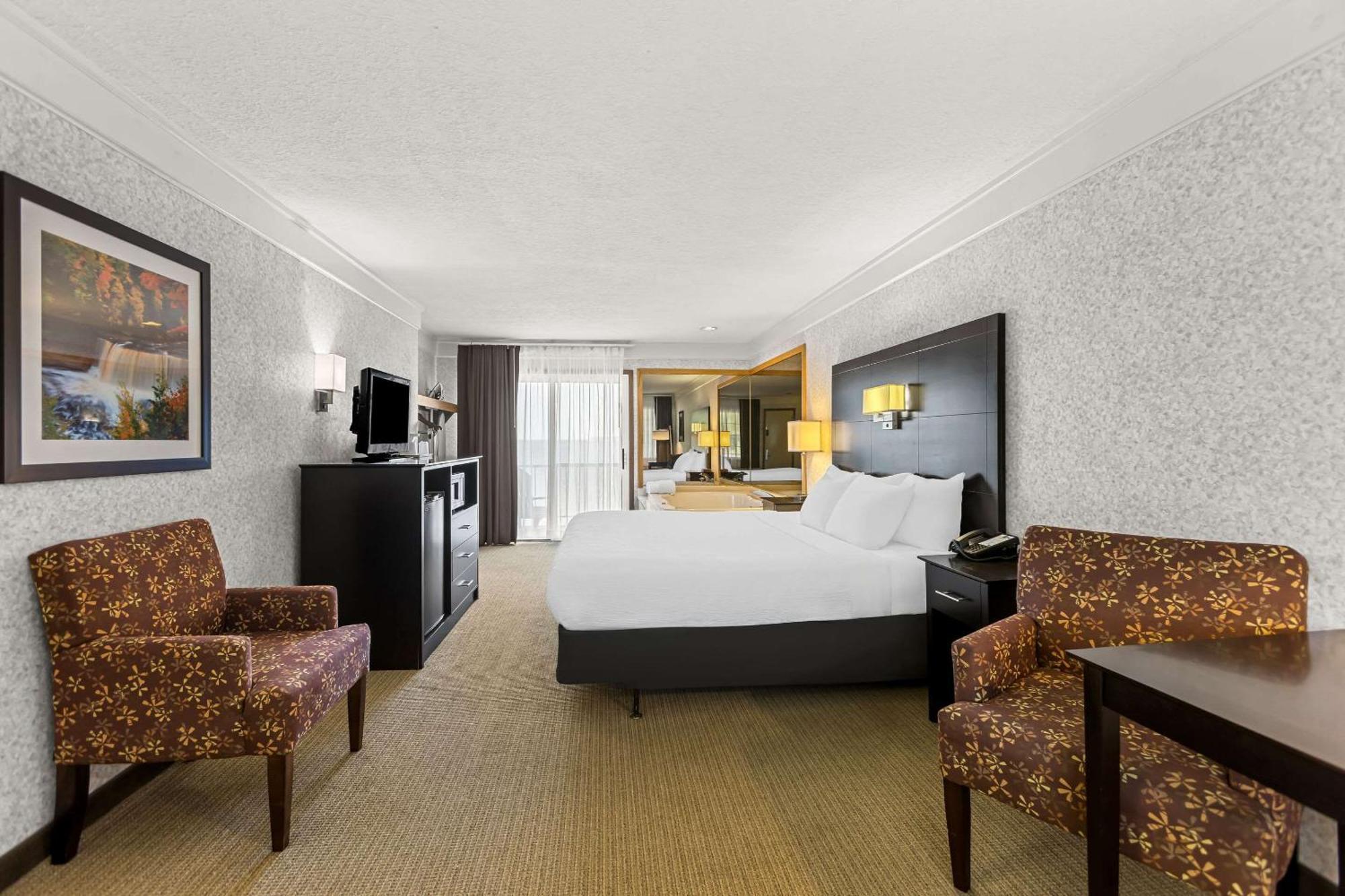 Quality Inn Lakefront Saint Ignace Exterior photo