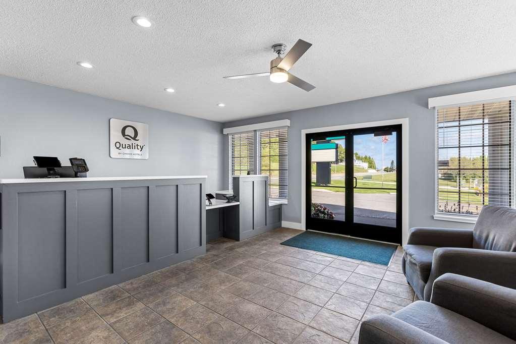 Quality Inn Lakefront Saint Ignace Interior photo