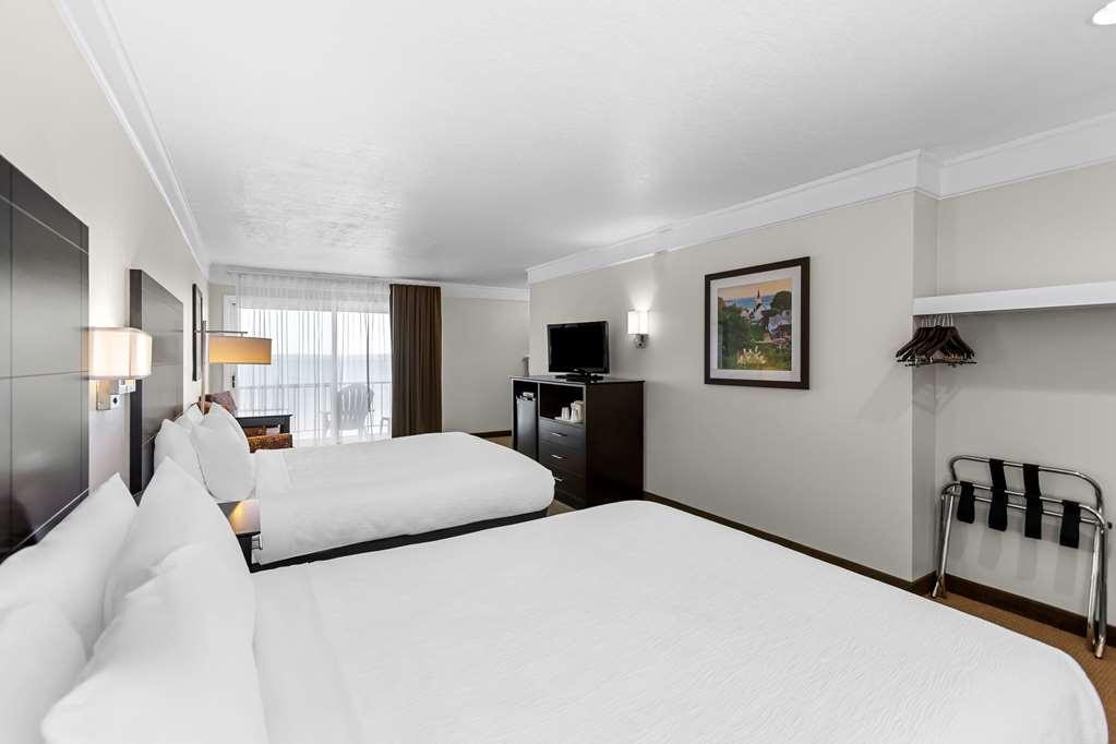 Quality Inn Lakefront Saint Ignace Room photo