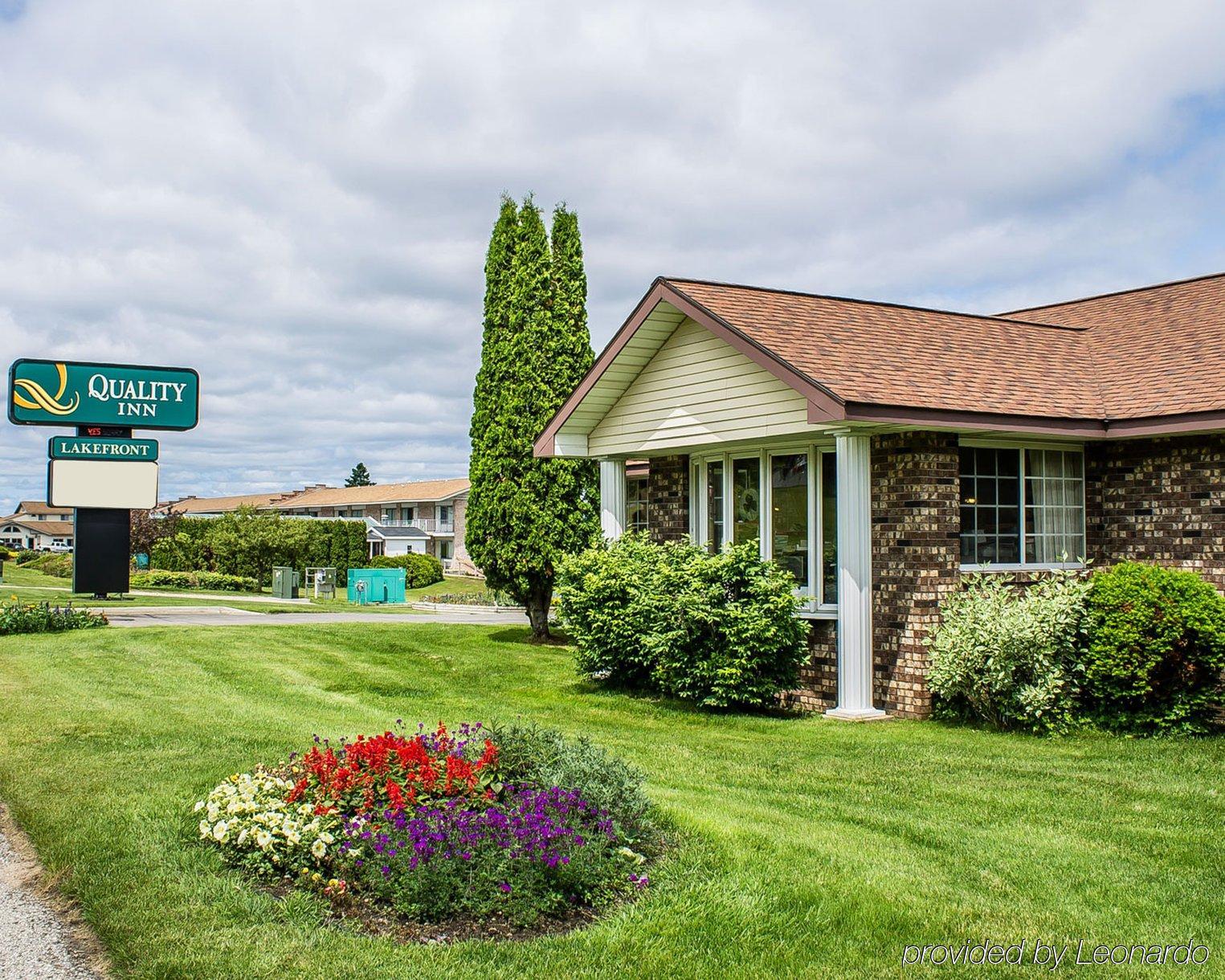 Quality Inn Lakefront Saint Ignace Exterior photo